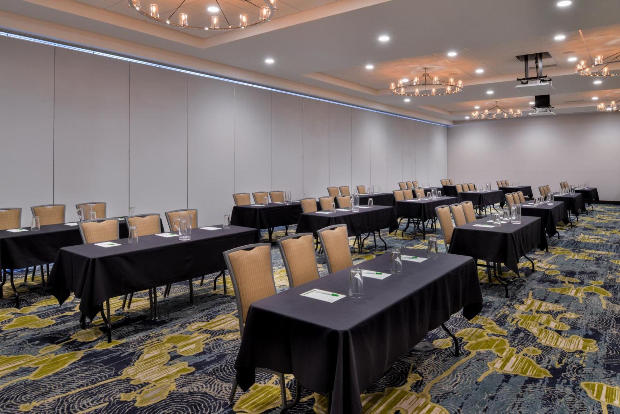 Holiday Inn Detroit Northwest - Livonia By Ihg Ngoại thất bức ảnh
