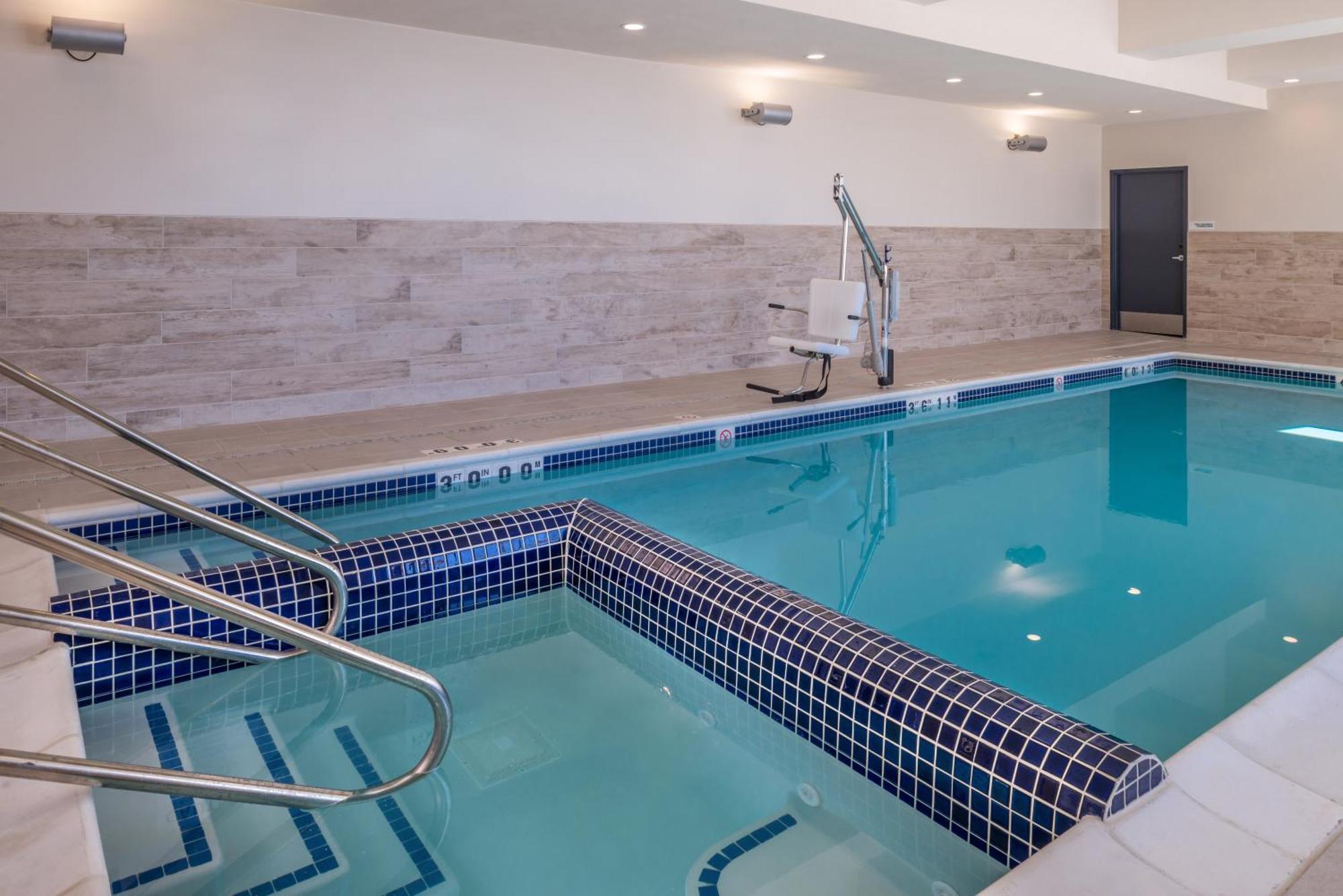 Holiday Inn Detroit Northwest - Livonia By Ihg Ngoại thất bức ảnh