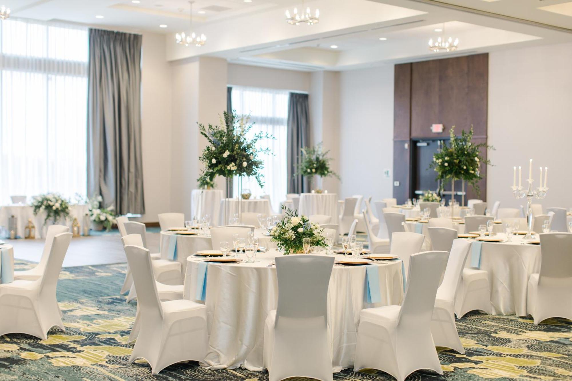 Holiday Inn Detroit Northwest - Livonia By Ihg Ngoại thất bức ảnh