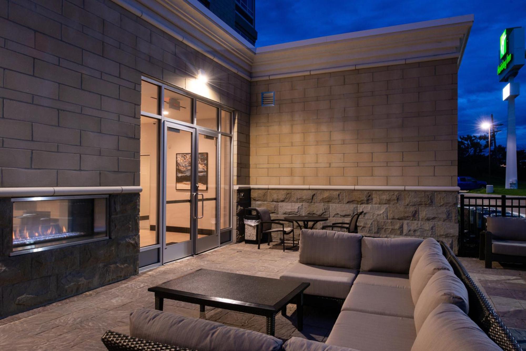 Holiday Inn Detroit Northwest - Livonia By Ihg Ngoại thất bức ảnh