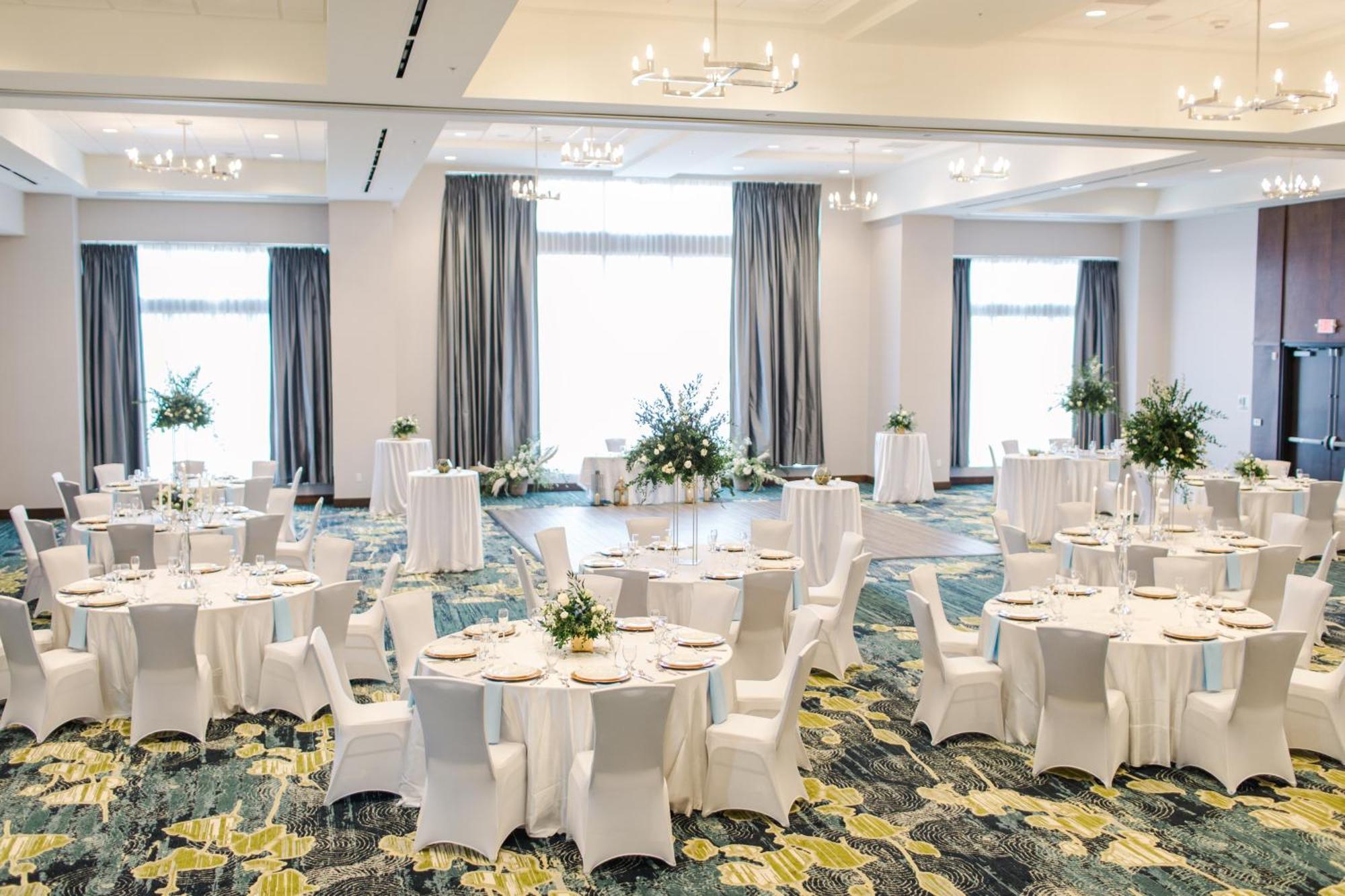 Holiday Inn Detroit Northwest - Livonia By Ihg Ngoại thất bức ảnh